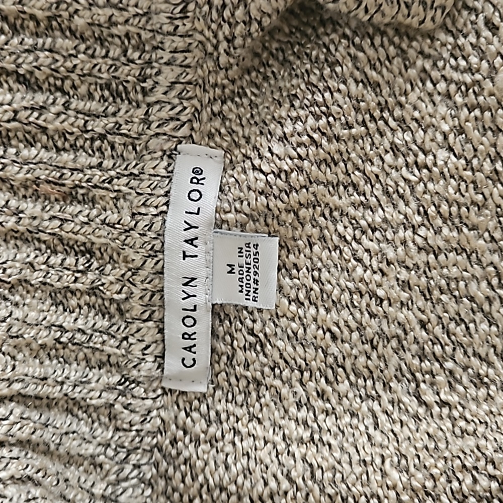 Carolyn Taylor Cardigan Sweater, Size M. - Picture 4 of 8
